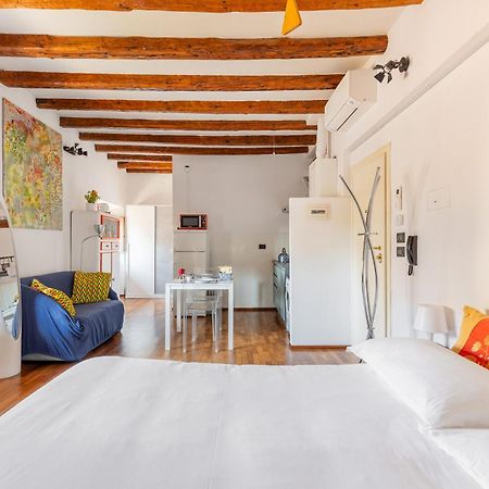 Apartamento Monolocale Sui Tetti Di Bologna - Via Indipendenza Exterior foto