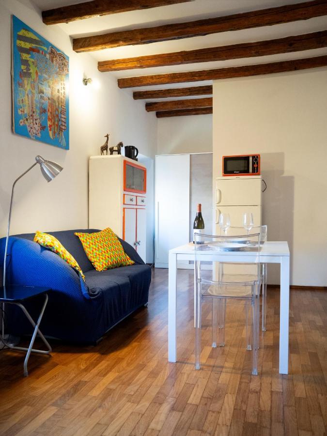 Apartamento Monolocale Sui Tetti Di Bologna - Via Indipendenza Exterior foto