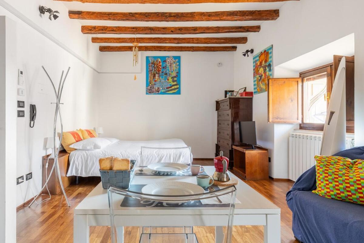 Apartamento Monolocale Sui Tetti Di Bologna - Via Indipendenza Exterior foto