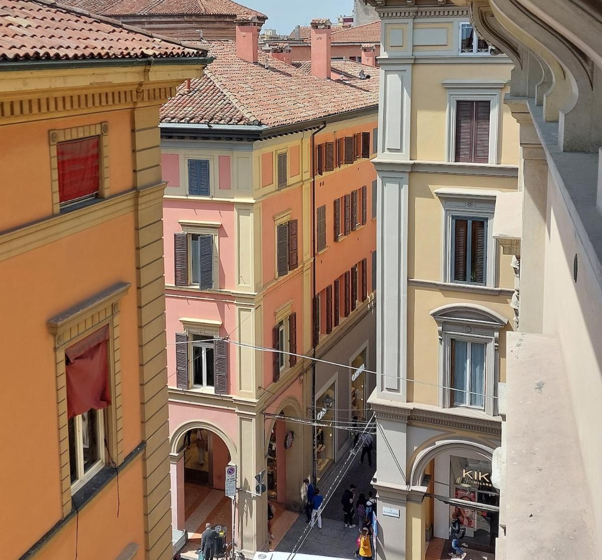 Apartamento Monolocale Sui Tetti Di Bologna - Via Indipendenza Exterior foto