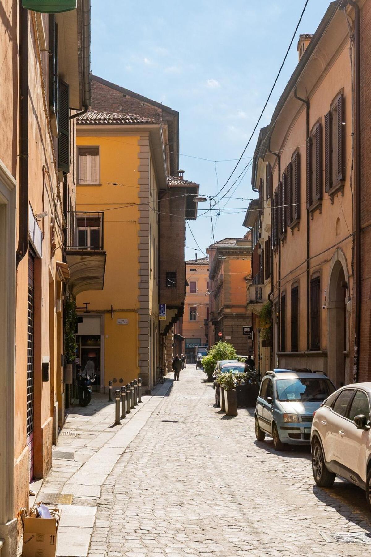 Apartamento Monolocale Sui Tetti Di Bologna - Via Indipendenza Exterior foto